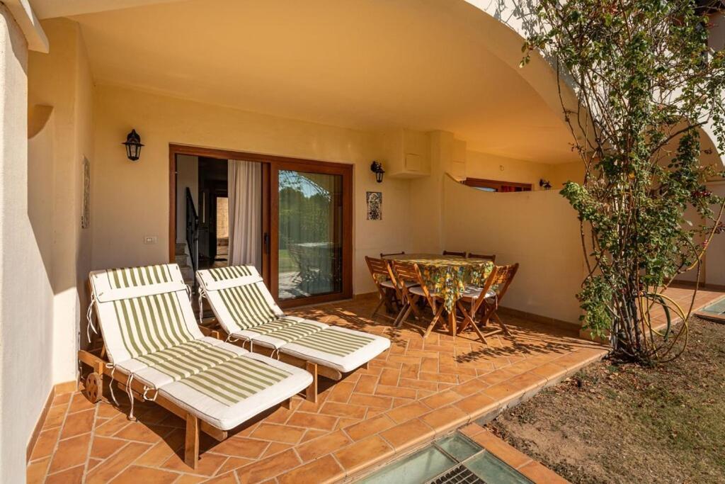 La Marea Villa Chia Luaran gambar